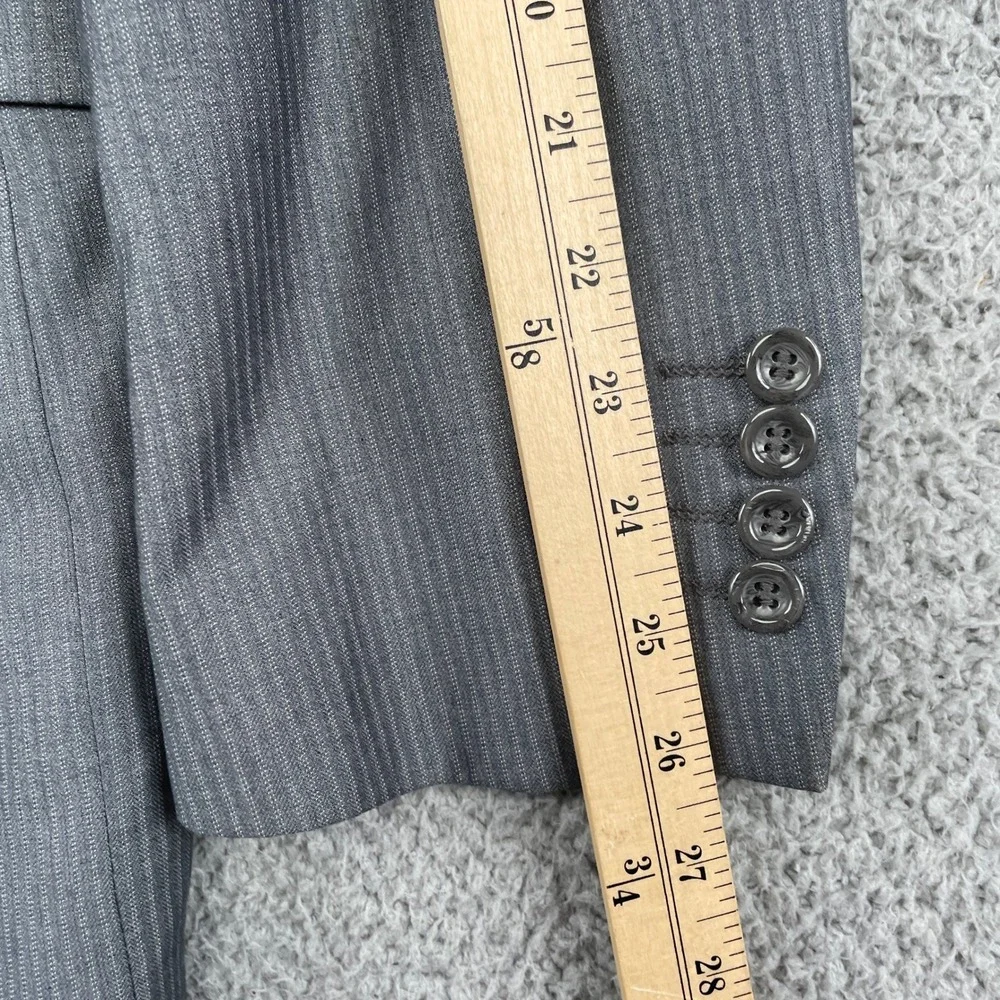 Vinci Suit Mens 40L Gray Pinstripe Two Button Notch Lapel Modern Business Formal